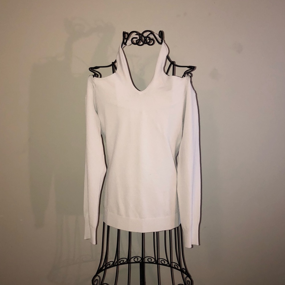 AUTUMN CASHMERE HALTER SEATER.